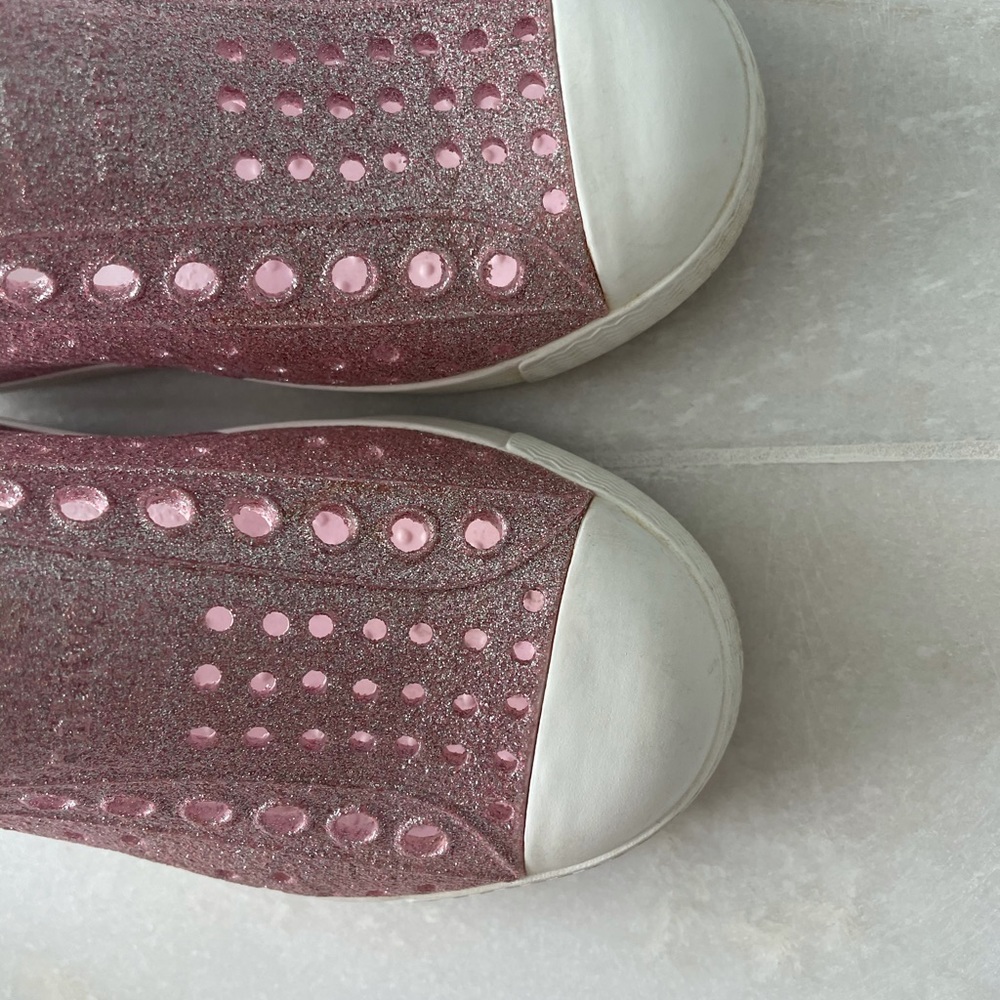 Good condition, barely used. Native brand C8